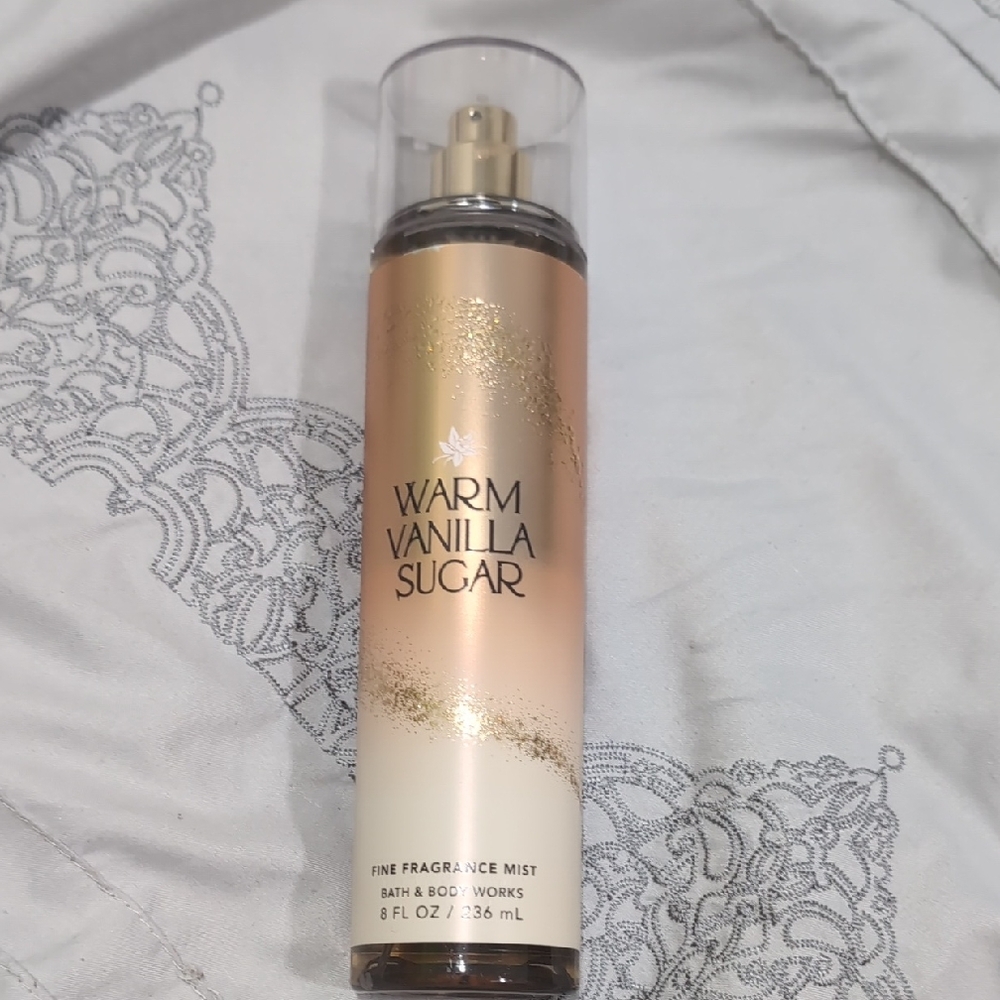 Bath & Body Works Warm Vanilla Sugar Mist - Gold and Cream